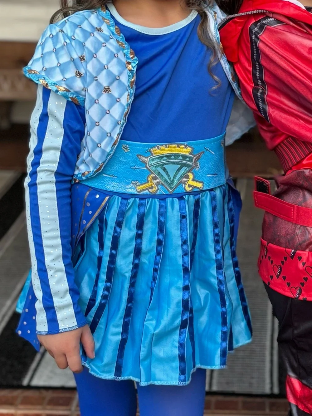 Disney Descendants Rise of Red Chloe Small Kids Costume - Picture 11 of 11